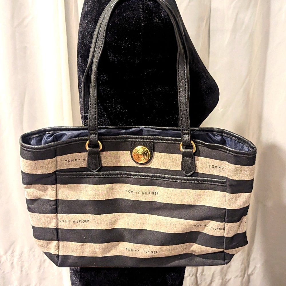 Tommy Hilfiger Stripped Shoulder Bag